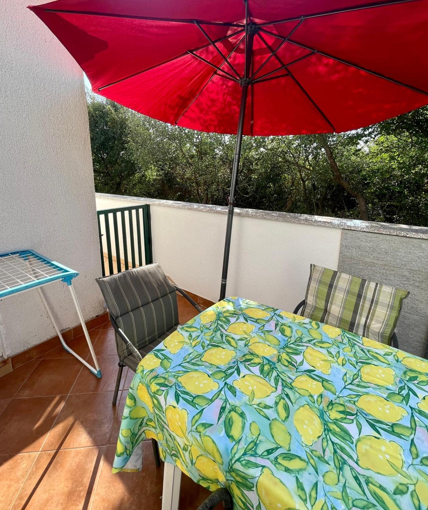 Ana Guest House Nin Buitenkant foto