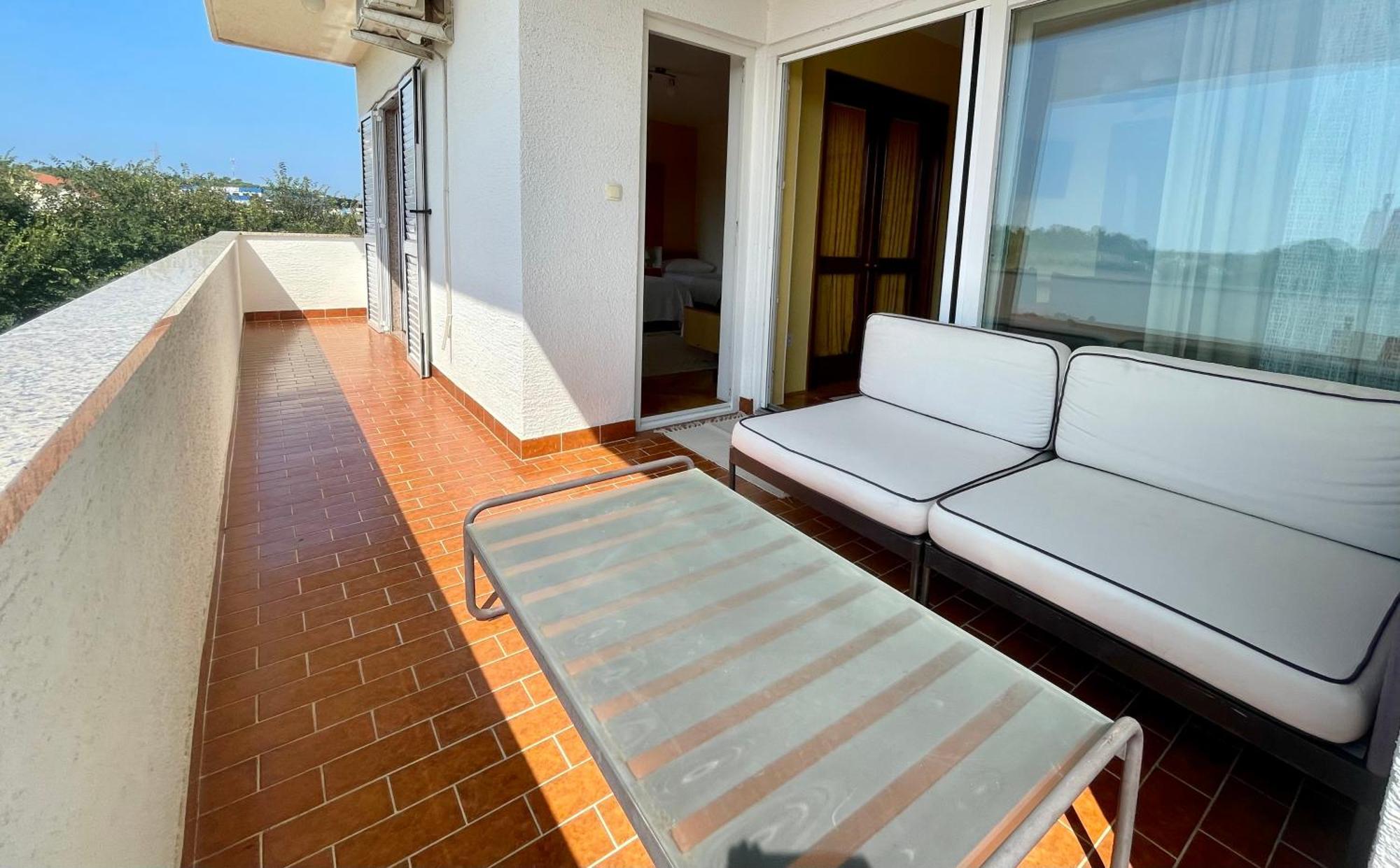 Ana Guest House Nin Buitenkant foto