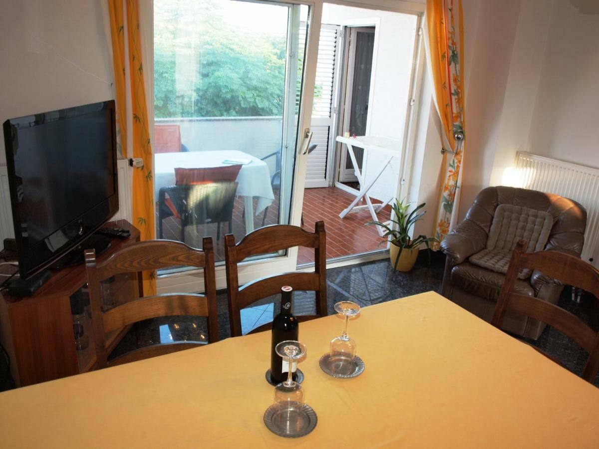 Ana Guest House Nin Buitenkant foto